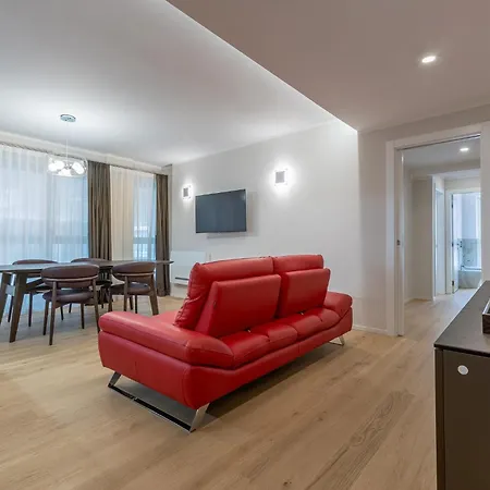 Guesthost - Design Flat In The Heart Of Appartamento Ferrara
