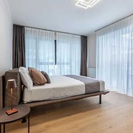 Guesthost - Design Flat In The Heart Of Appartamento