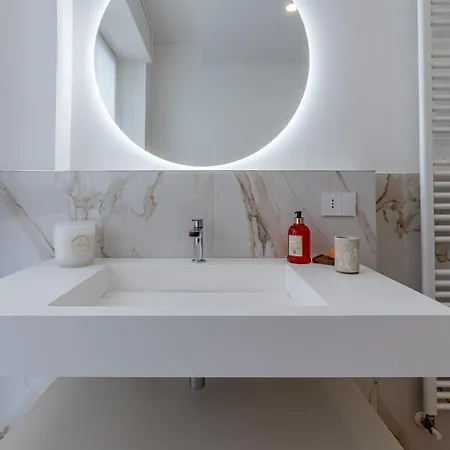 Guesthost - Design Flat In The Heart Of * Феррара