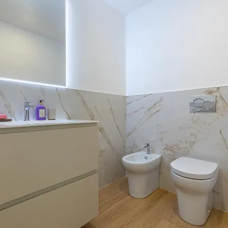 Апартаменты Guesthost - Design Flat In The Heart Of Феррара