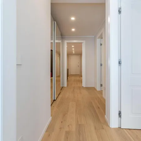Guesthost - Design Flat In The Heart Of Апартаменты *