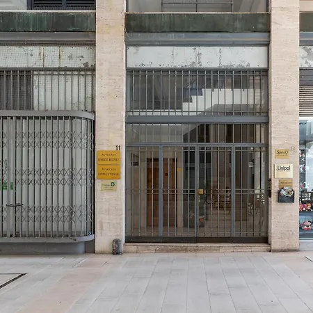 Guesthost - Design Flat In The Heart Of Appartamento